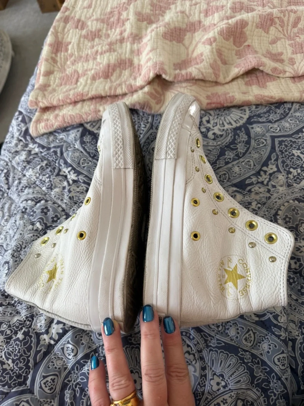 Chuck Taylor White Leather With Hold Grommets Converse sneakers in Men’s Size 8 - Picture 3 of 10